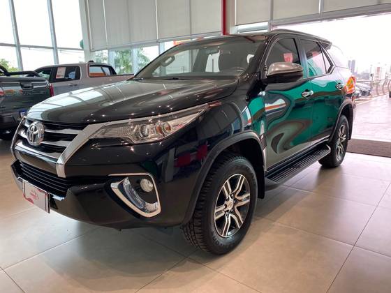 TOYOTA HILUX SW4 2.7 SR 4X2 16V FLEX 4P AUTOMÁTICO TOYOTA HILUX SW4 2.7 SR 4X2 16V FLEX 4P AUTOMÁTICO